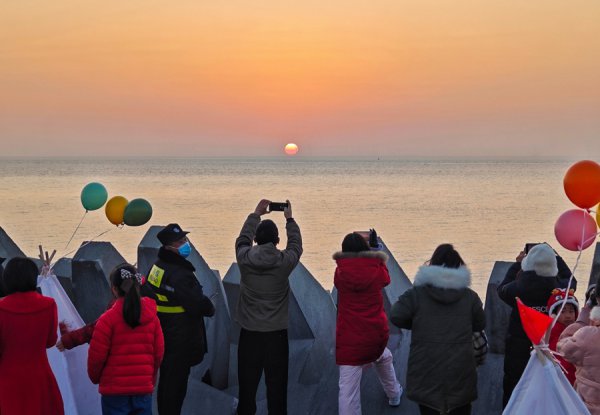 回眸2025 | 新民晚报摄影记者的“年度相册”②：申城脉动